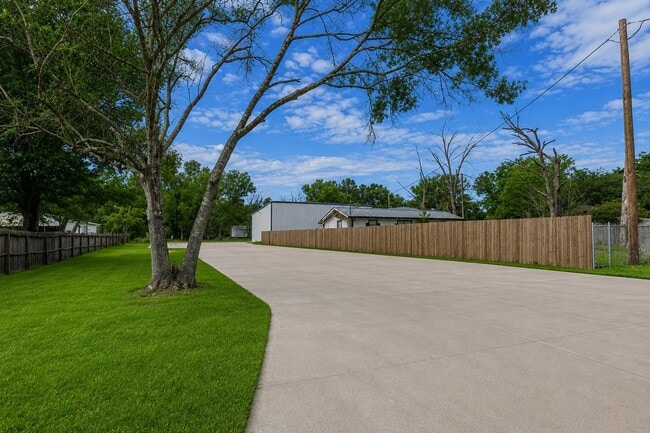 Building Photo - 22316 E Martin Dr