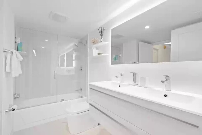 Photo - 2111 Wisconsin Ave NW Unidad 613