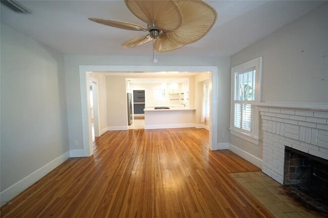 Photo - 1430 1st St N
