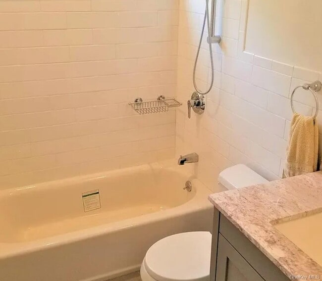 Photo - 14 Franklin Ave Unidad 2nd Fl