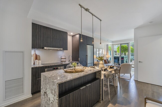 Photo - 1 Bloor St E