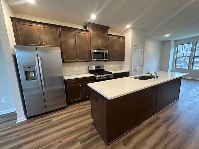 Photo - 6943 Cloverfield Ln