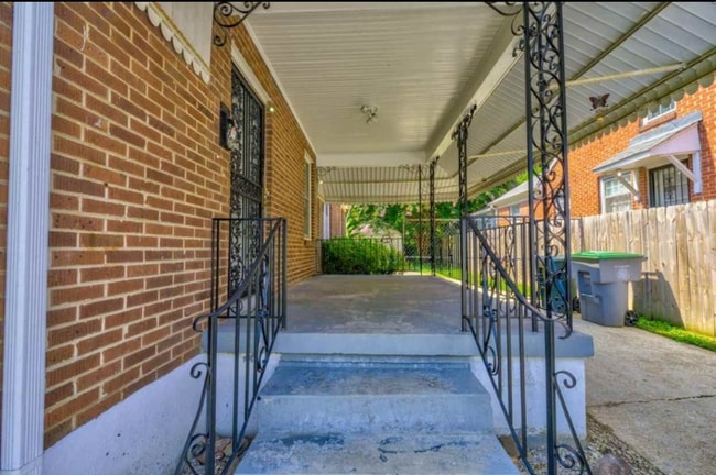 3567 Bowen Ave