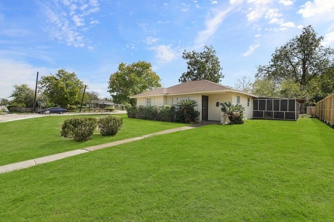 Photo - 5966 Doulton Dr