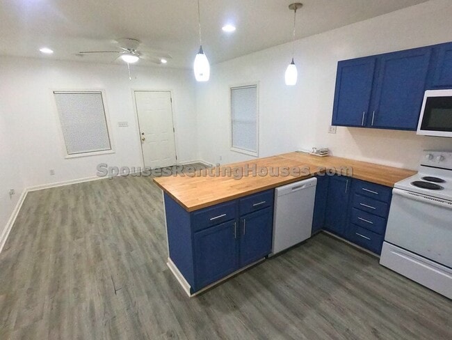 Photo - 3706 N Kenwood Ave