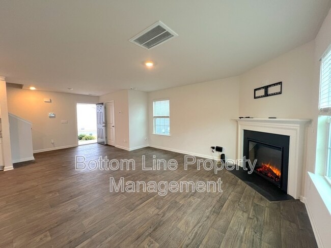 Photo - 1603 Blue Velvet Ln