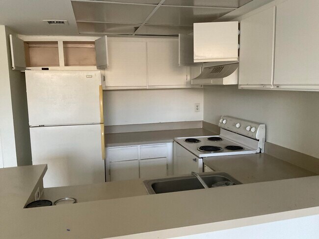 Photo - 708 Executive Center Dr Unit 12