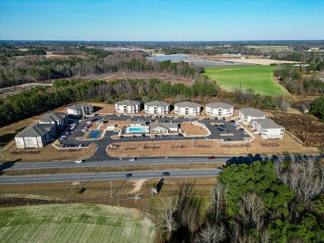 Building Photo - The Groves at 421 Rental