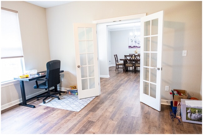 Photo - 1321 Parkdale St