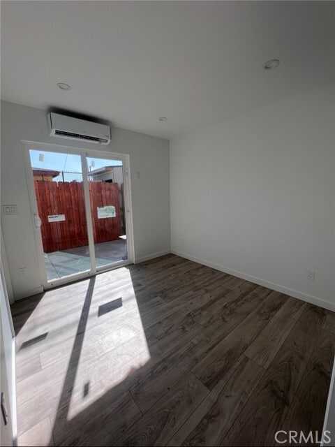 Photo - 4710 Fisher St