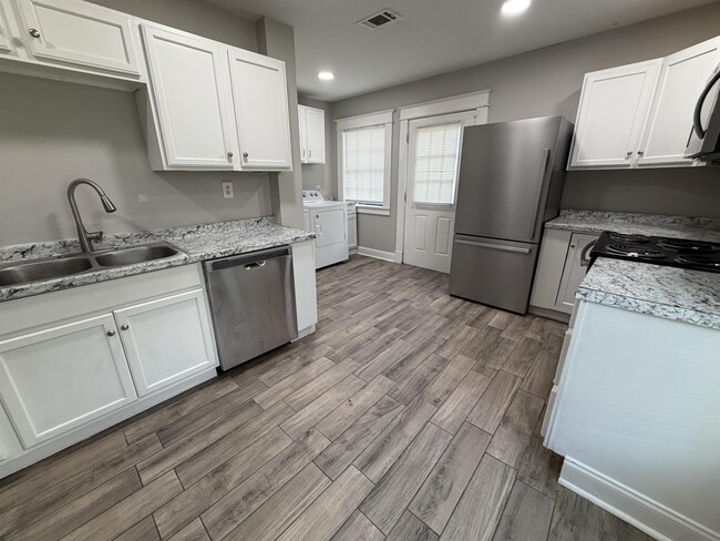 Photo - 2078 Walker Ave