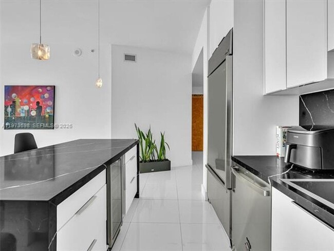 Photo - 2020 N Bayshore Dr
