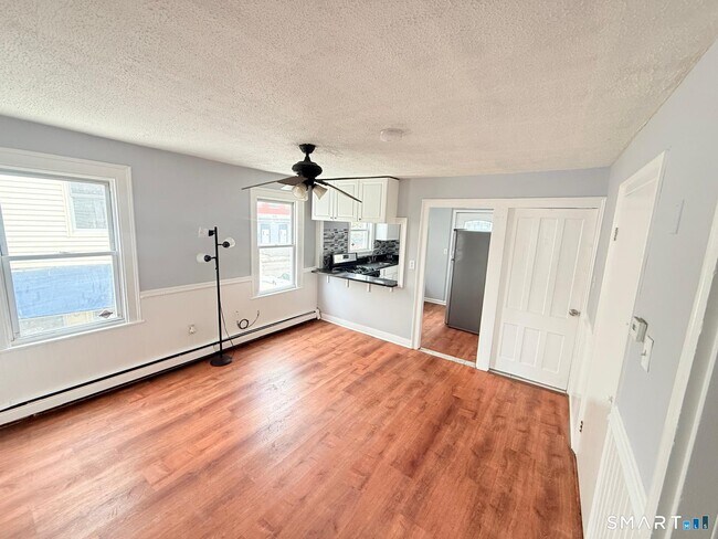 Photo - 240 Wood Ave Unit 2