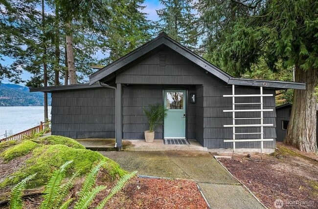 Photo - 2562 Lake Whatcom Blvd