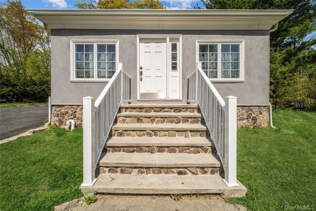 143 Rocky Point Landing Rd