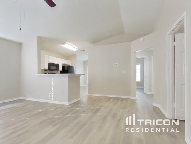 Photo - 3254 Kelling St