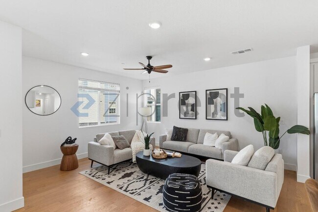 Photo - 37380 Watersail Way