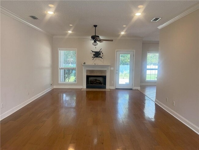 Photo - 141 Royal Dr