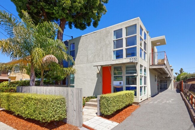 Building Photo - 2231 Ward St Unit D