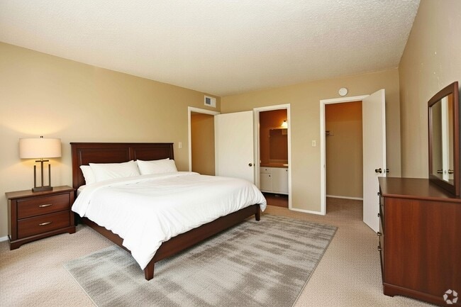 Photo - Huntington Hills Apartments