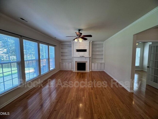 Photo - 3303 Colorcott St