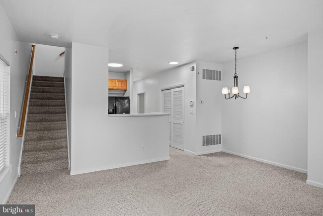 Photo - 13 River Ln