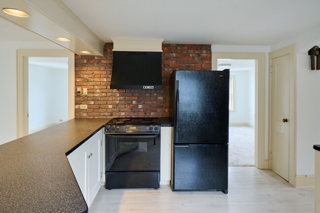 Kitchen - 710 Coolidge Ave Unit 2