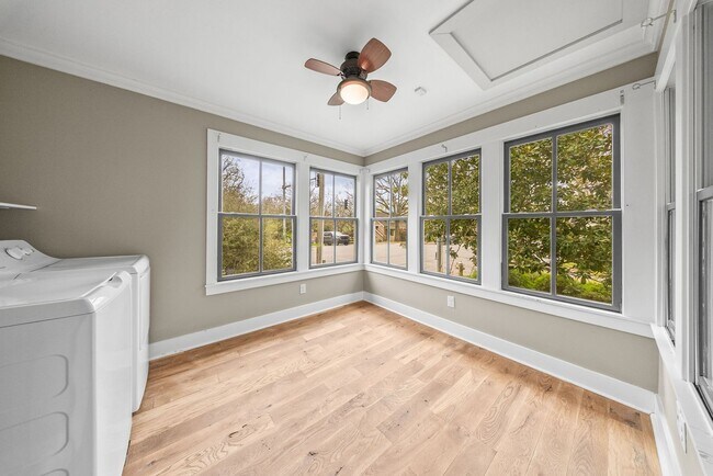 Photo - 5100 Lee Ave