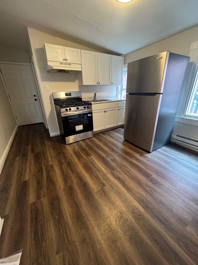 Building Photo - 506 N Queen St Unit Apartment 2