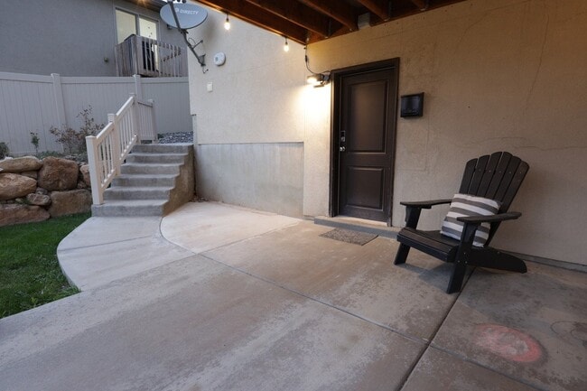 Building Photo - 534 Firestone Dr