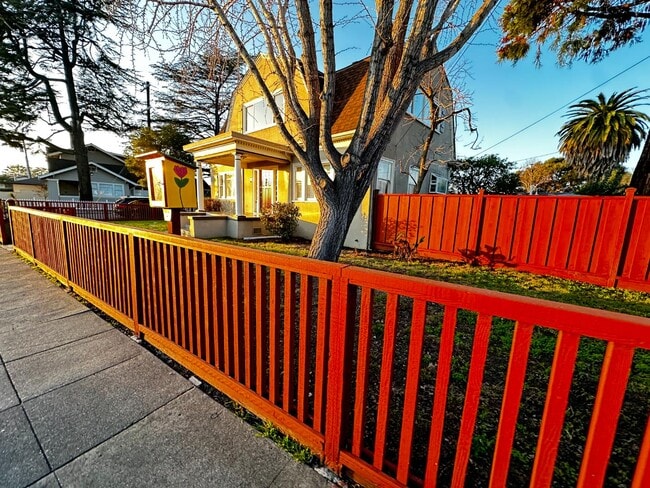 Building Photo - 1010 Dutton Ave