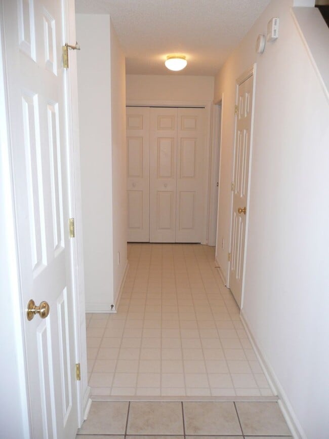 Photo - 141 Springwood Ln