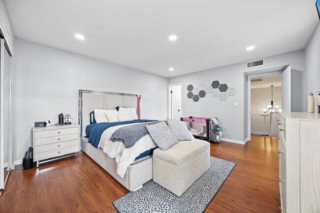 Photo - 12049 Basin St N