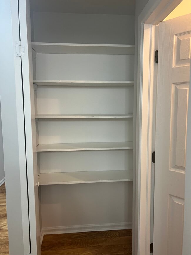 Photo - 860 E Old Willow Rd Unidad #228