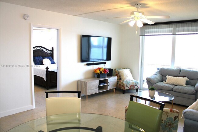 Photo - 3020 Marcos Dr Unidad S509