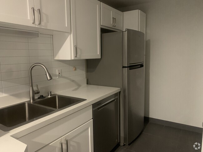 Building Photo - 2318 Alki Ave SW Unit #2 Rental