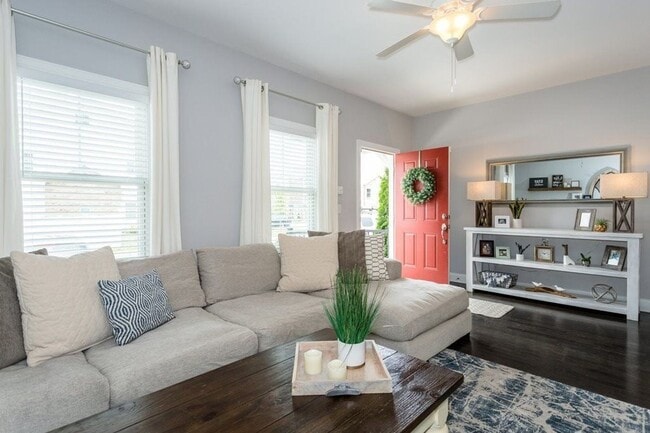 Photo - Exceptional and Spacous Townhouse!