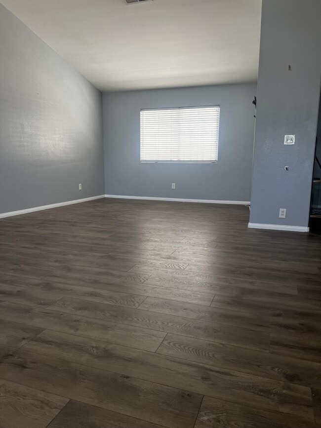 Photo - 44329 Sancroft Ave
