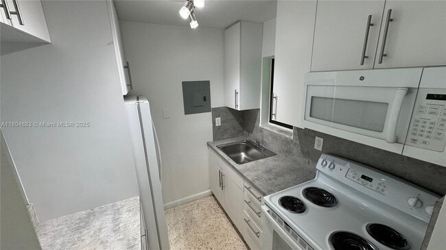 Photo - 1530 SW 2nd St Unidad 401