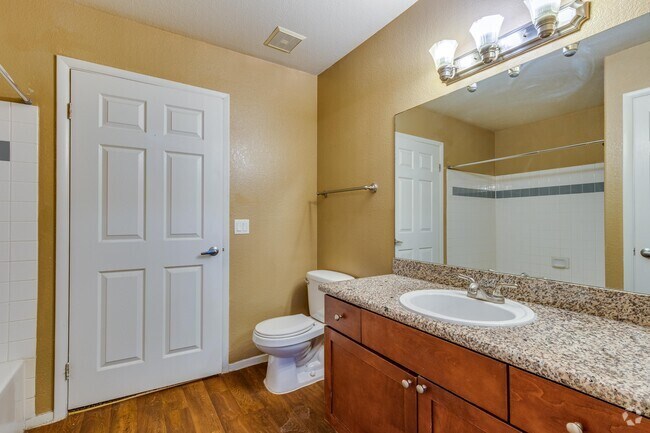 2 BR, 2 BA (clásico) - 961 SF