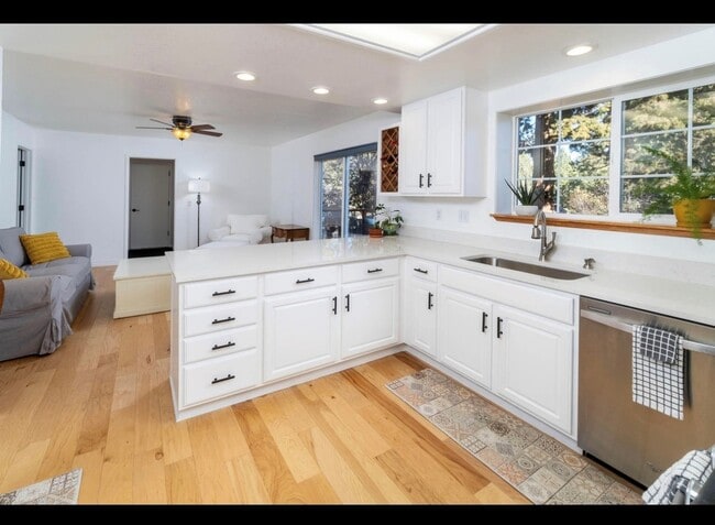 Photo - 60642 Devon Cir