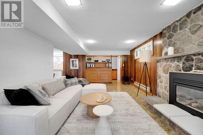 Photo - 49 Sylvadene Pkwy
