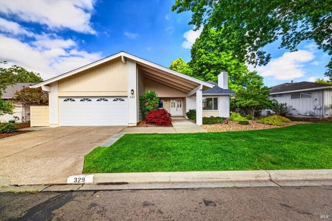 Building Photo - 329 Oak Leaf Cir