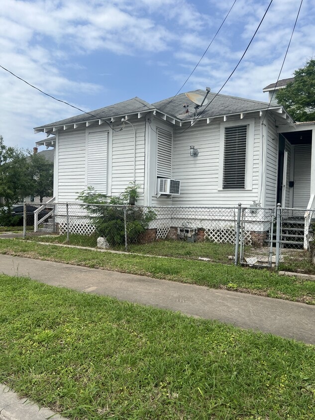 Photo - 3927 Avenue M (Galveston, TX)