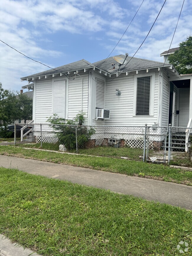 Building Photo - 3927 Avenue M Rental