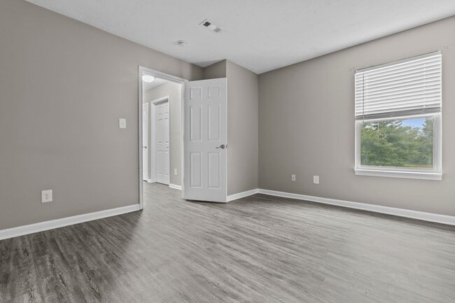 Photo - Spacious Cove Springs 3 & 4 Bedrooms