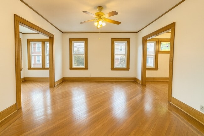 LIVING ROOM - 33 Jefferson Ave Unit 1FL