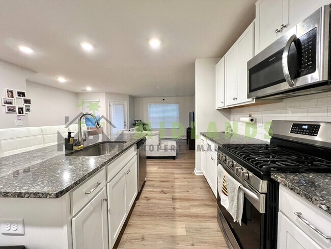 Photo - 139B Triumph Ave