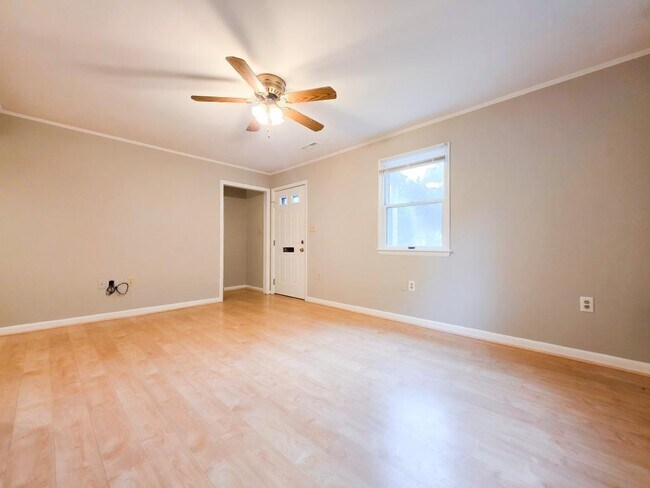 Photo - 2419 Fairhaven Ave