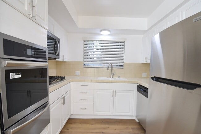 Photo - 14706 Dickens St Unit 11